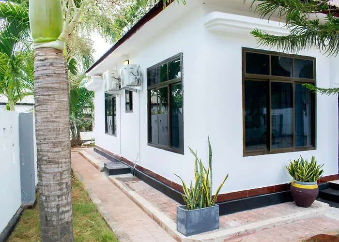 Mjimwema Villas Main House